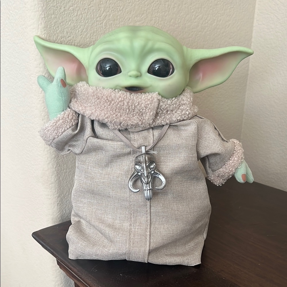 Star Wars The Mandalorian The Child Real Moves Plush
